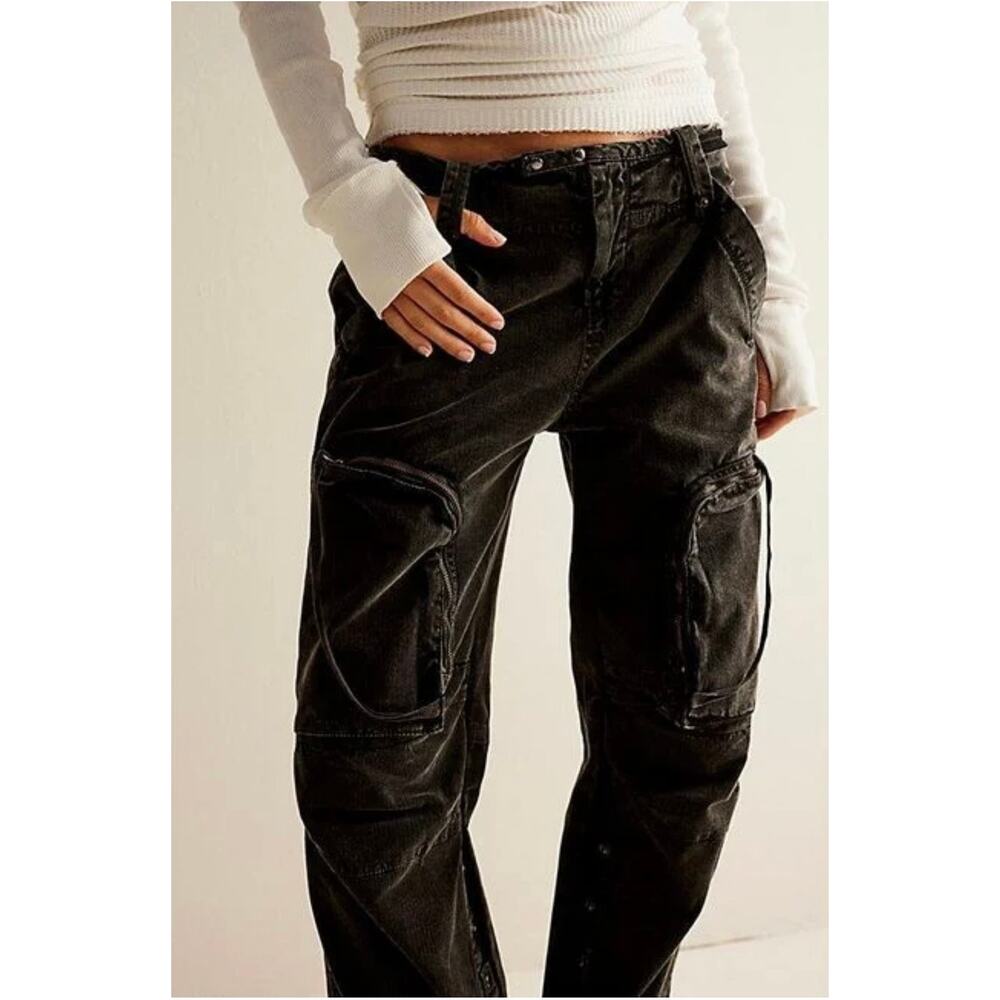 We The Free Women's Washed Black Can't Compare Slouch Cargo Pants Size XS - Picture 4 of 16
